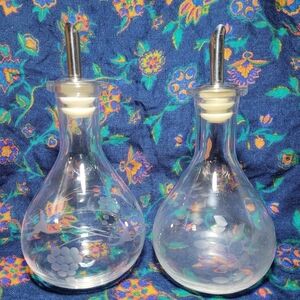 Etched Glass Oil & Vinegar Cruet Set With Metal Spout Stopper Grapes & Olives